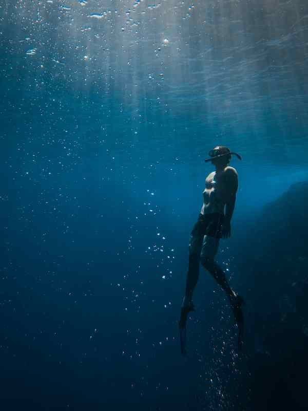 Freediver in Greece at the Discover Course